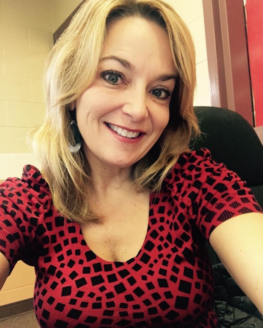 tongueinsideme de Paris, France